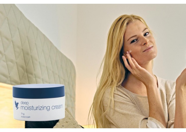 DEEP MOISTURIZING CREAM DE FOREVER CRÉE L'EQUILIBRE PARFAIT ENTRE HYDRATATION ET SOIN